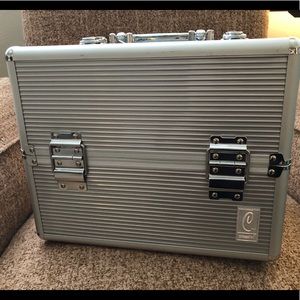 Classic Caboodles Metal Train Case (Large)